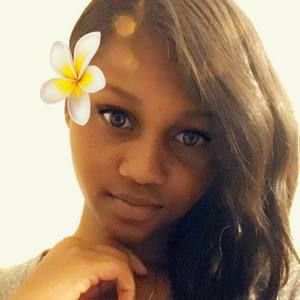 Meet your Posher, Symone